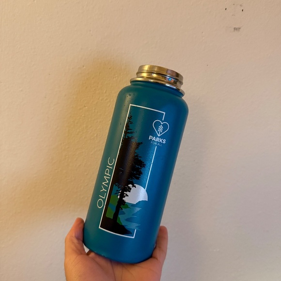 Hydro Flask Olympic National Park Foundation Limited Edition 32oz Water Bottle - Picture 2 of 8